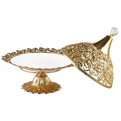 Presentoir A Patisseries Sur Pied De Style Oriental En Metal Dore Avec Assiette En Porcelaine